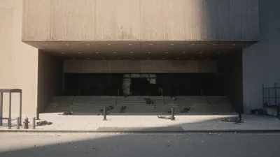 Arte oficial de CONTROL Resonant con la plaza brutalista de la Oficina Federal de Control en un Manhattan deformado
